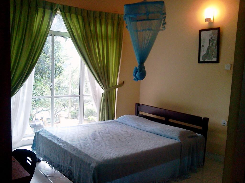 Mccarthy Guesthouse Канди Стая снимка
