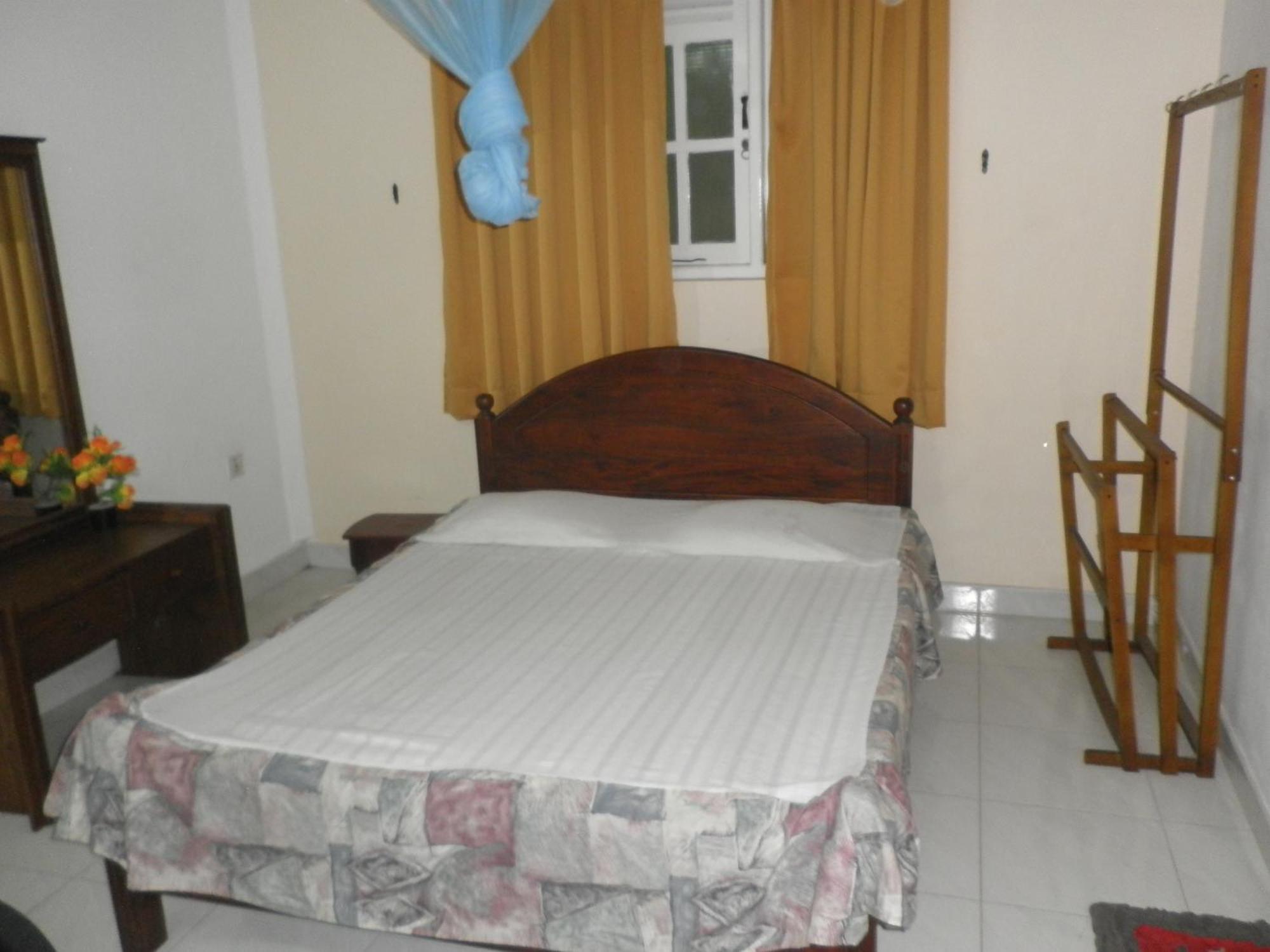 Mccarthy Guesthouse Канди Стая снимка