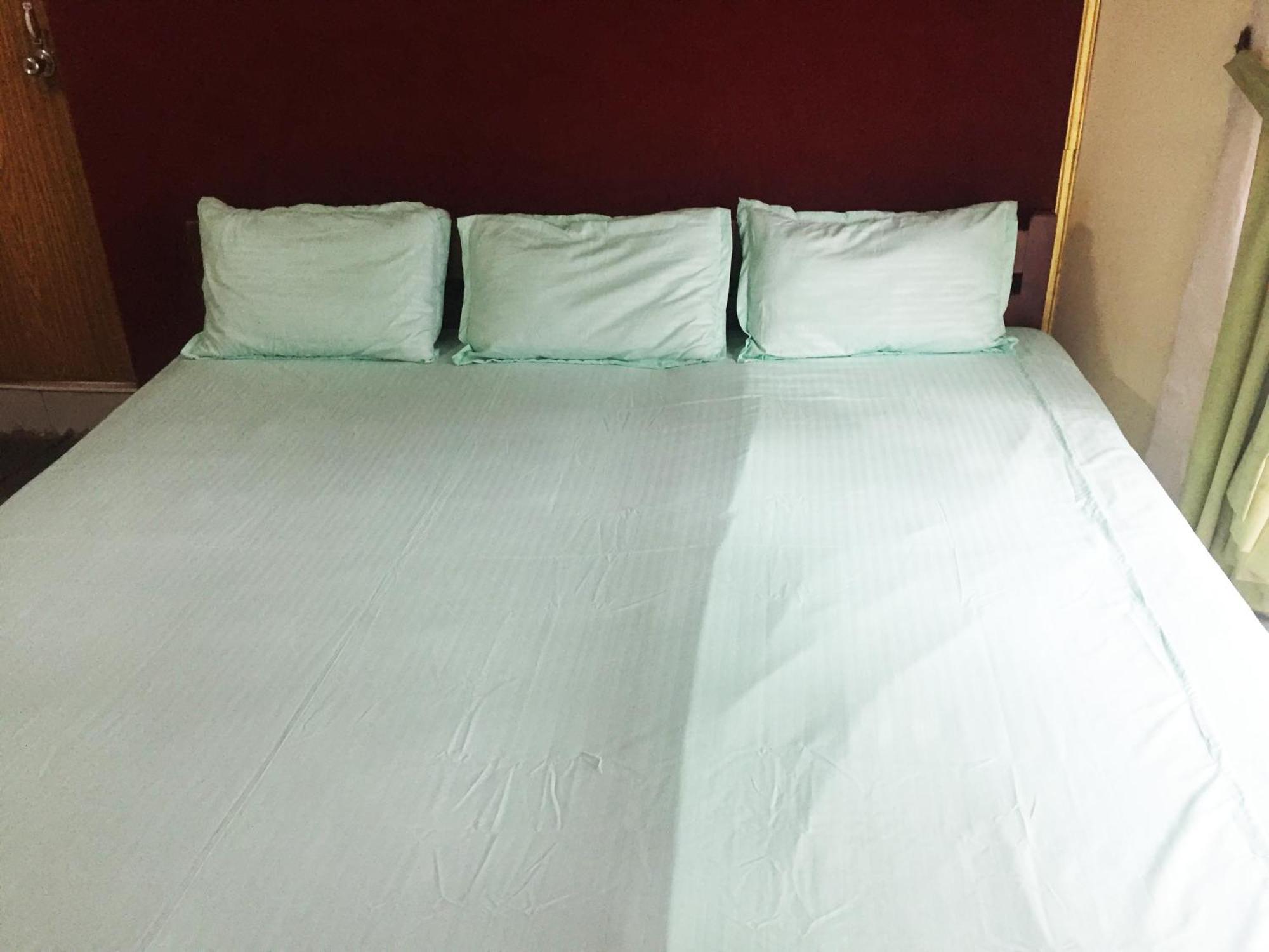 Mccarthy Guesthouse Канди Екстериор снимка